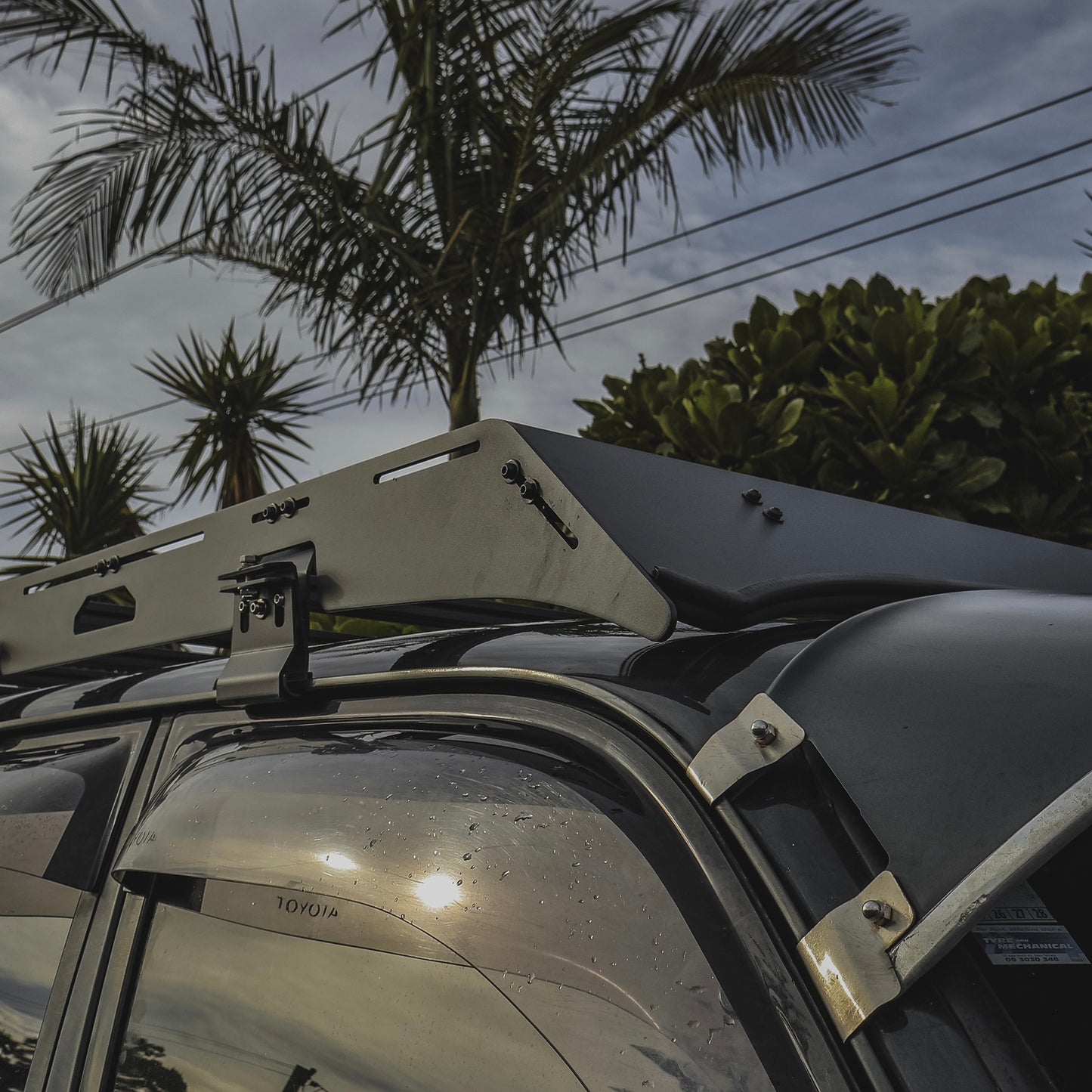 *PRE-ORDER* LC80 Low Profile Roof Platform l 90 - 97